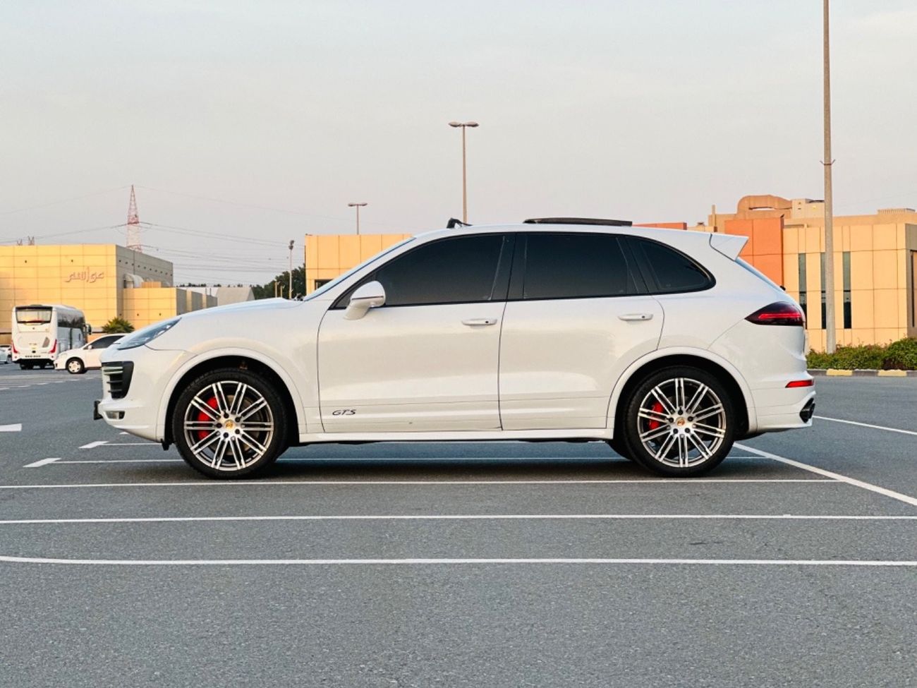 Porsche Cayenne PORSCHE CAYENNE GTS V8 MODEL 2016 FULL OPTION