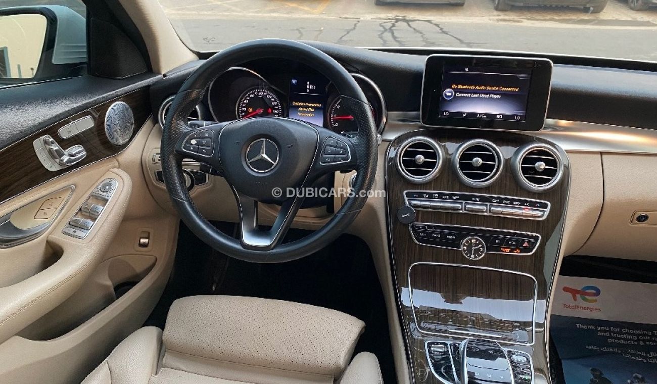 Mercedes-Benz C 300 2.0L V4