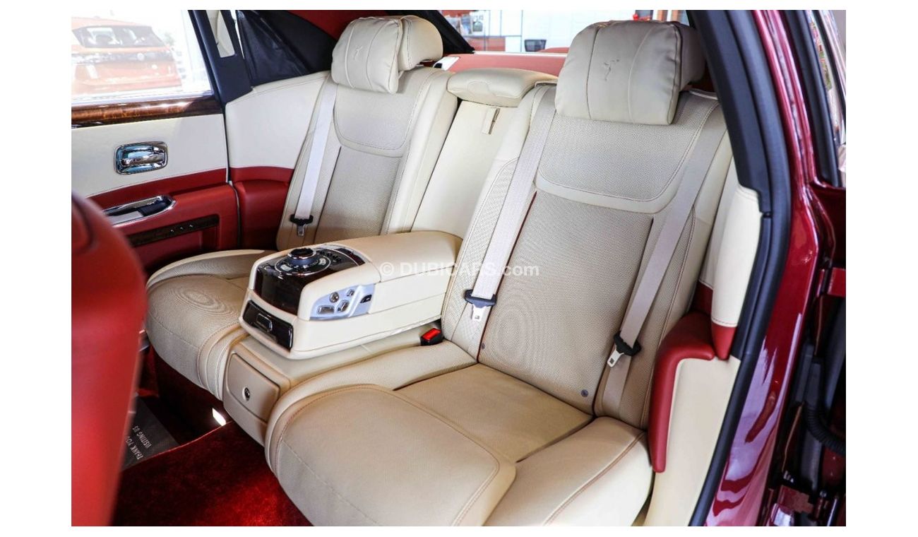 رولز رويس جوست 2019 Rolls Royce Ghost 6.6L V12 | Almost Brand New | > 100 KM Mileage