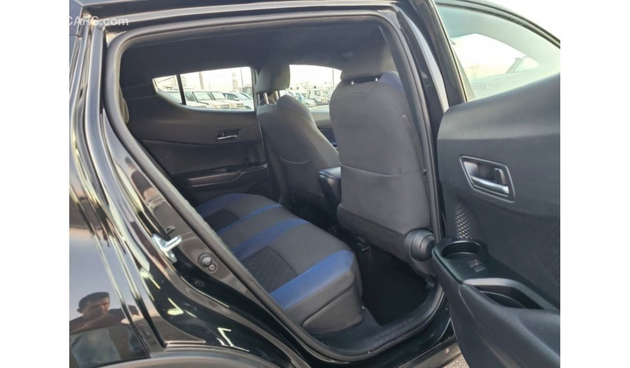 Toyota CHR 2021 Toyota C.HR 2.0L V4 XLE Push Start - UAE PASS