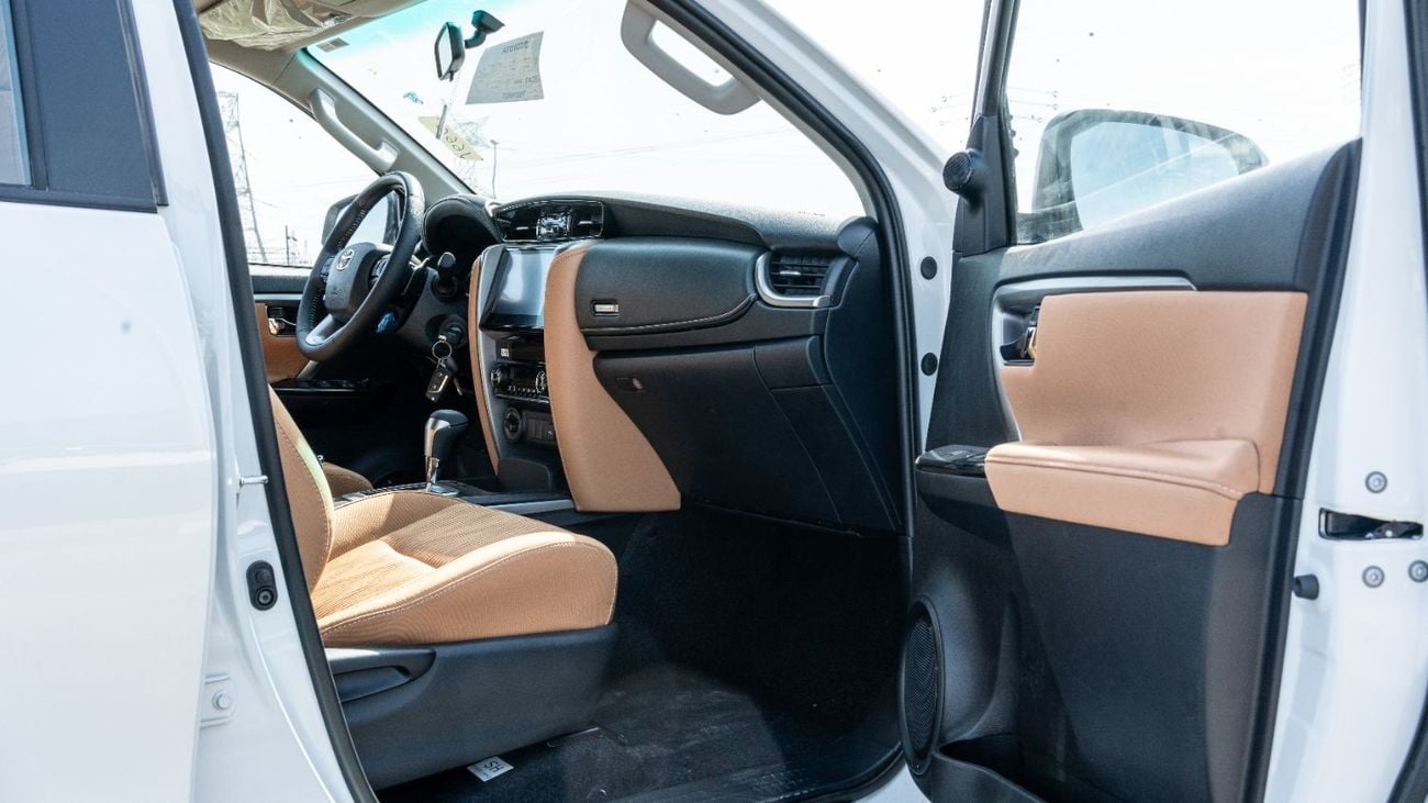 تويوتا فورتونر VXR 2026 Toyota Fortuner VX 4.0L AT Petrol (White-Tan)