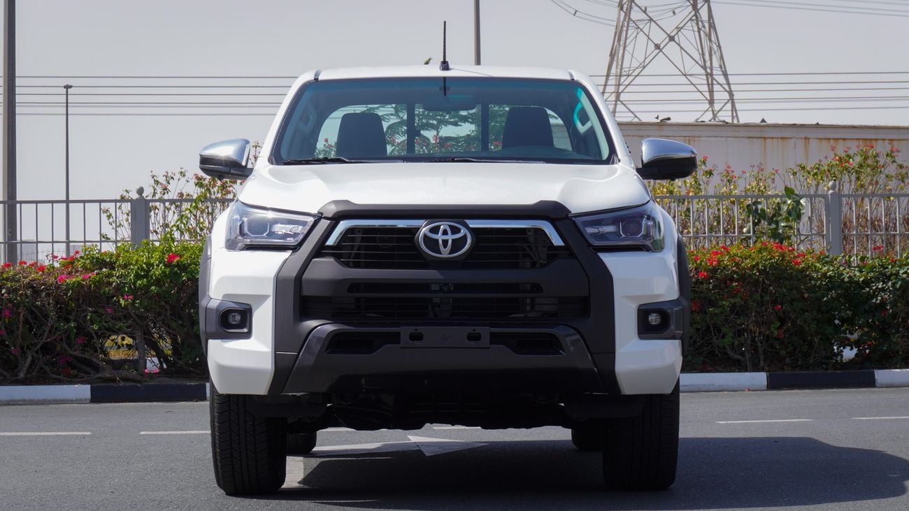 تويوتا هيلوكس GL 2.7 L With 2024 body kit