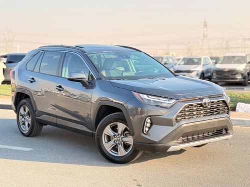 Toyota RAV4 XLE Full Option 2022 with sunroof, push start