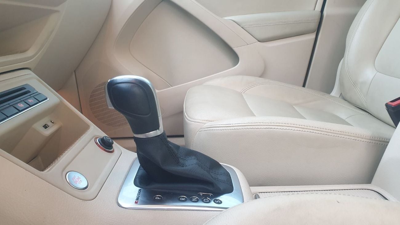 Volkswagen Tiguan SEL Track & Style