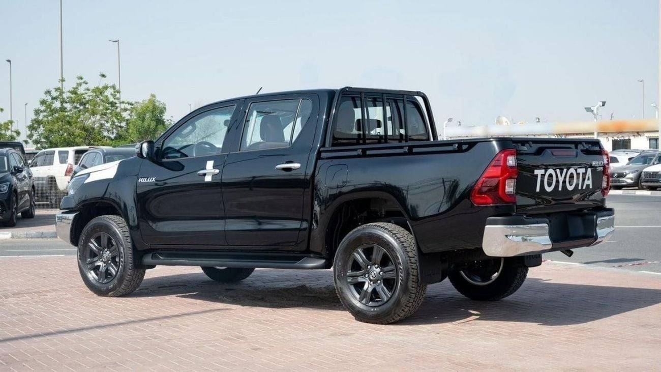 تويوتا هيلوكس SGLX TOYOTA HILUX SR5 2025 PETROL MANUEL 2.7L