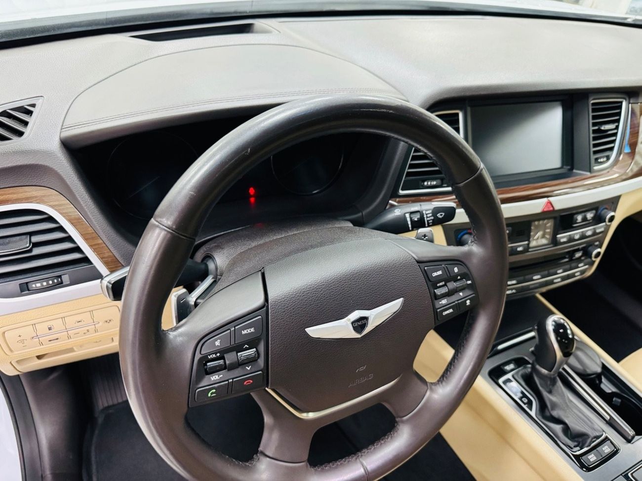 هيونداي جينيسس ملكي