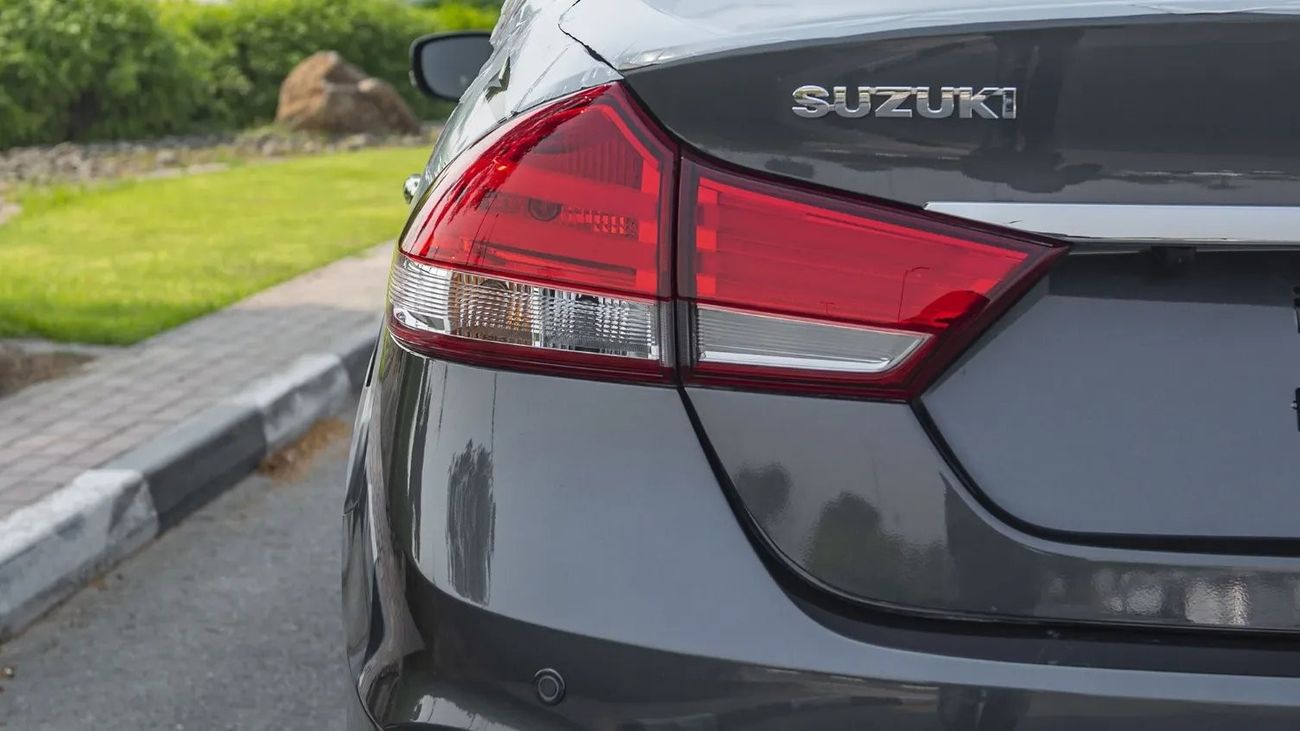 Suzuki Ciaz ALLOY RIMS, PUSH START + REAR VIEW CAMERA, SMALL DISPLAY IN CETRE VIEW MIRROR, CRUISE CONTROL
