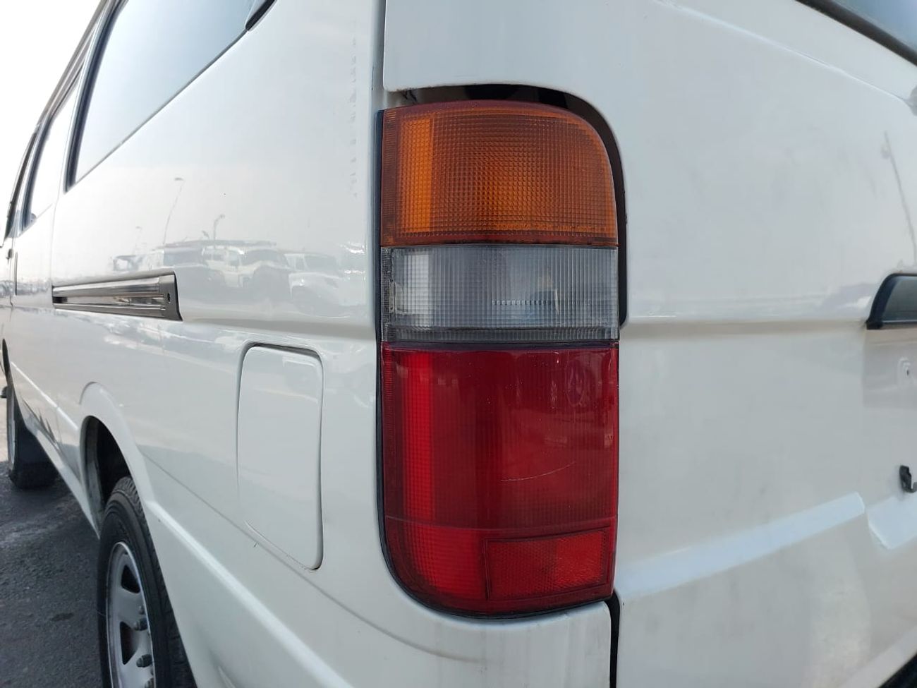 Toyota Hiace TOYOTA HIACE VAN RHD 2002 MODEL 2.0 L PETROL MANUAL(PM05893)