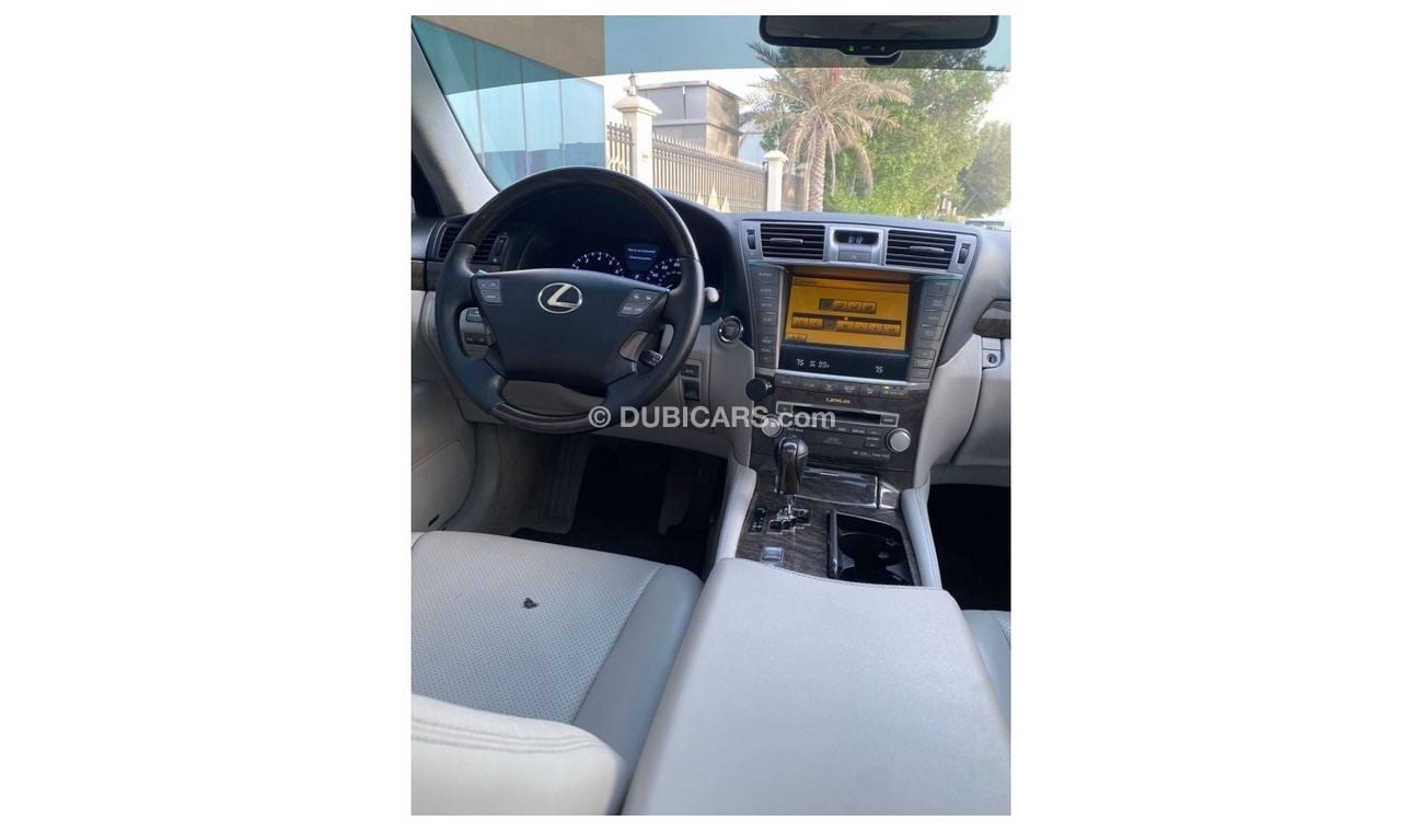 لكزس LS 460 لكزس LS460 L موديل : 2010  الممشى: 182.000 ميل  السعر : 26000 درهم وارد امريكا فل اوبشن رقم 1 بدون ح