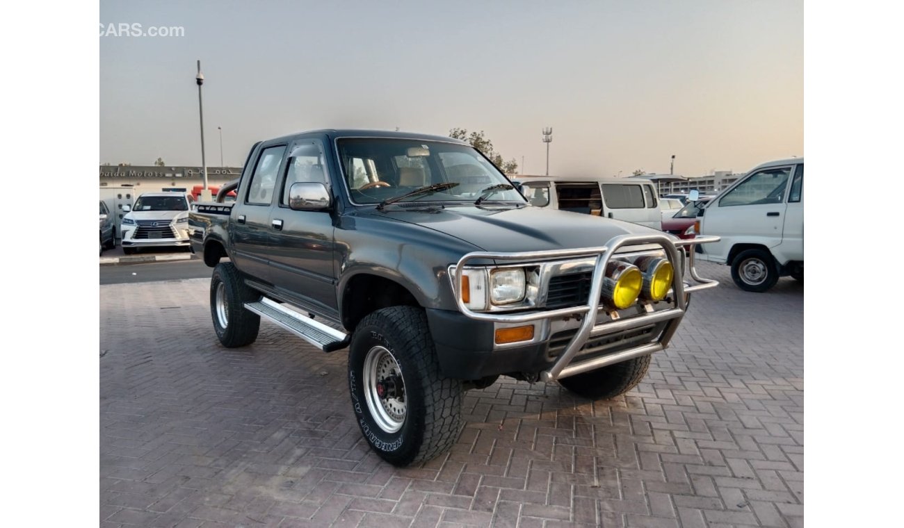 تويوتا هيلوكس TOYOTA HILUX PICK UP RIGHT HAND DRIVE (PM1582)