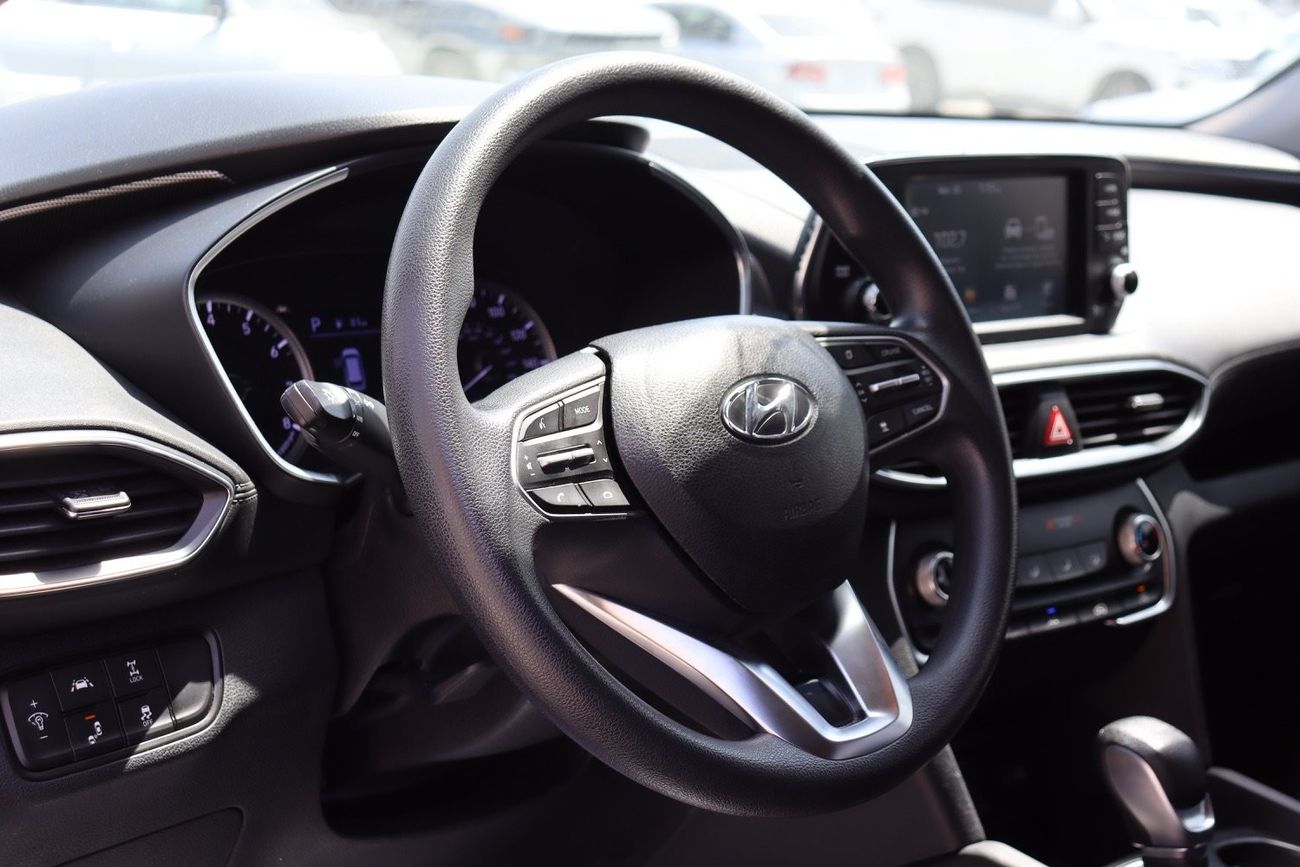 هيونداي سانتا في Smart 2.4L Hyundai Santa Fe / 2019 / Mid / USA / 86,000Mi