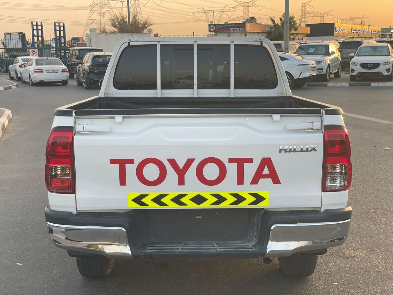 Toyota Hilux 2021 Toyota Hilux SR5 2.7L V4 - Automatic 4x4 AWD - Door Auto - Patrol Fuel - Side Step -