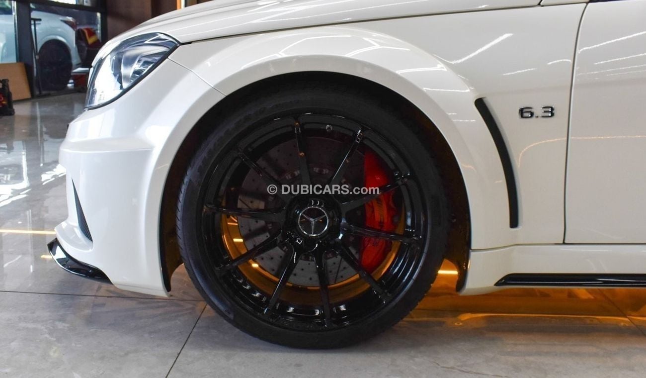 Mercedes-Benz C 63 Coupe 2013 Mercedes-Benz C63 AMG Coupe Black Series 1 OF 100