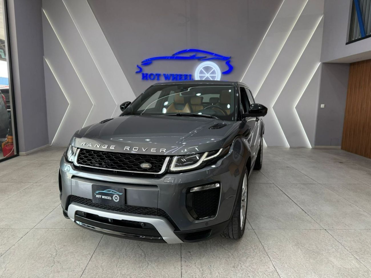 Land Rover Range Rover Evoque Dynamic 2.0L (5 Door) Dynamic Plus | GCC