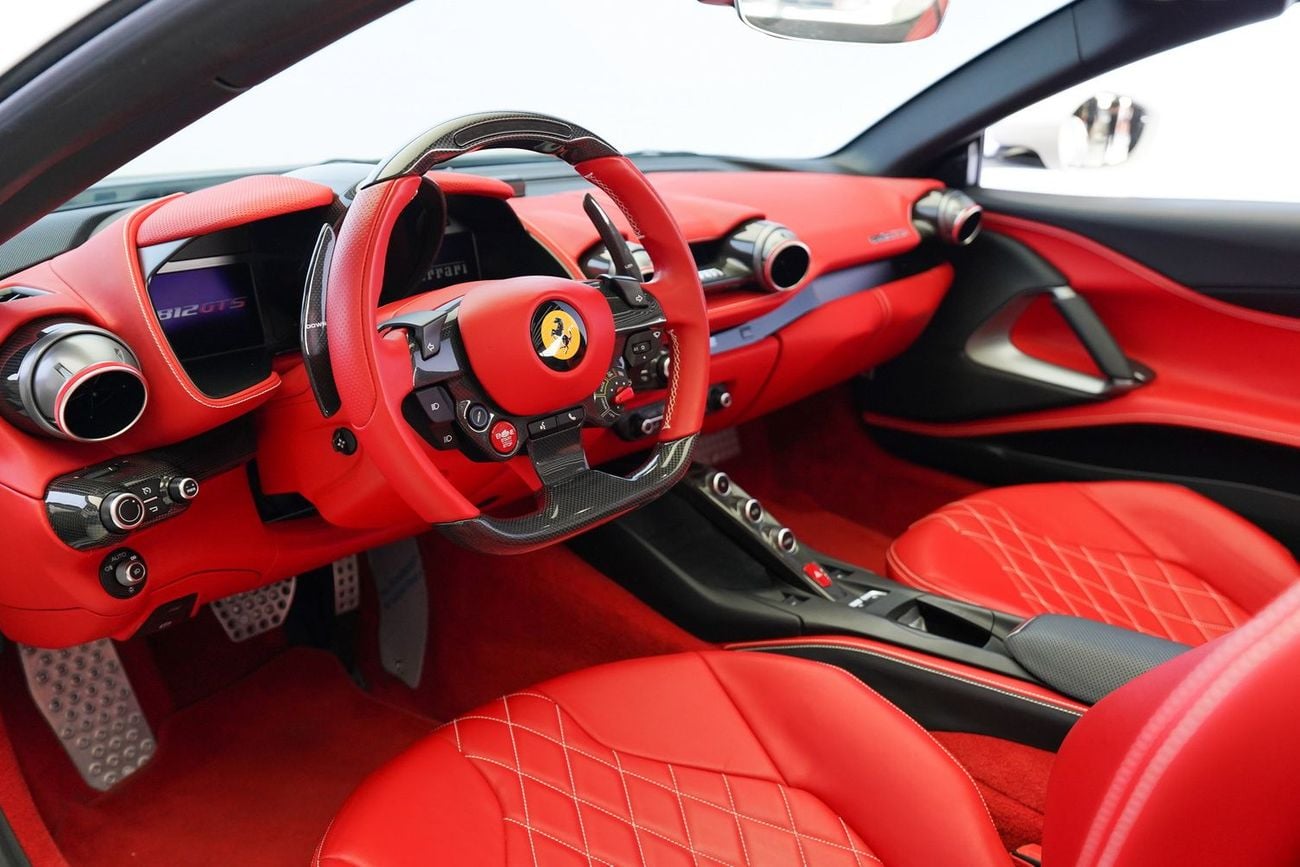 فيراري 812 GTS
