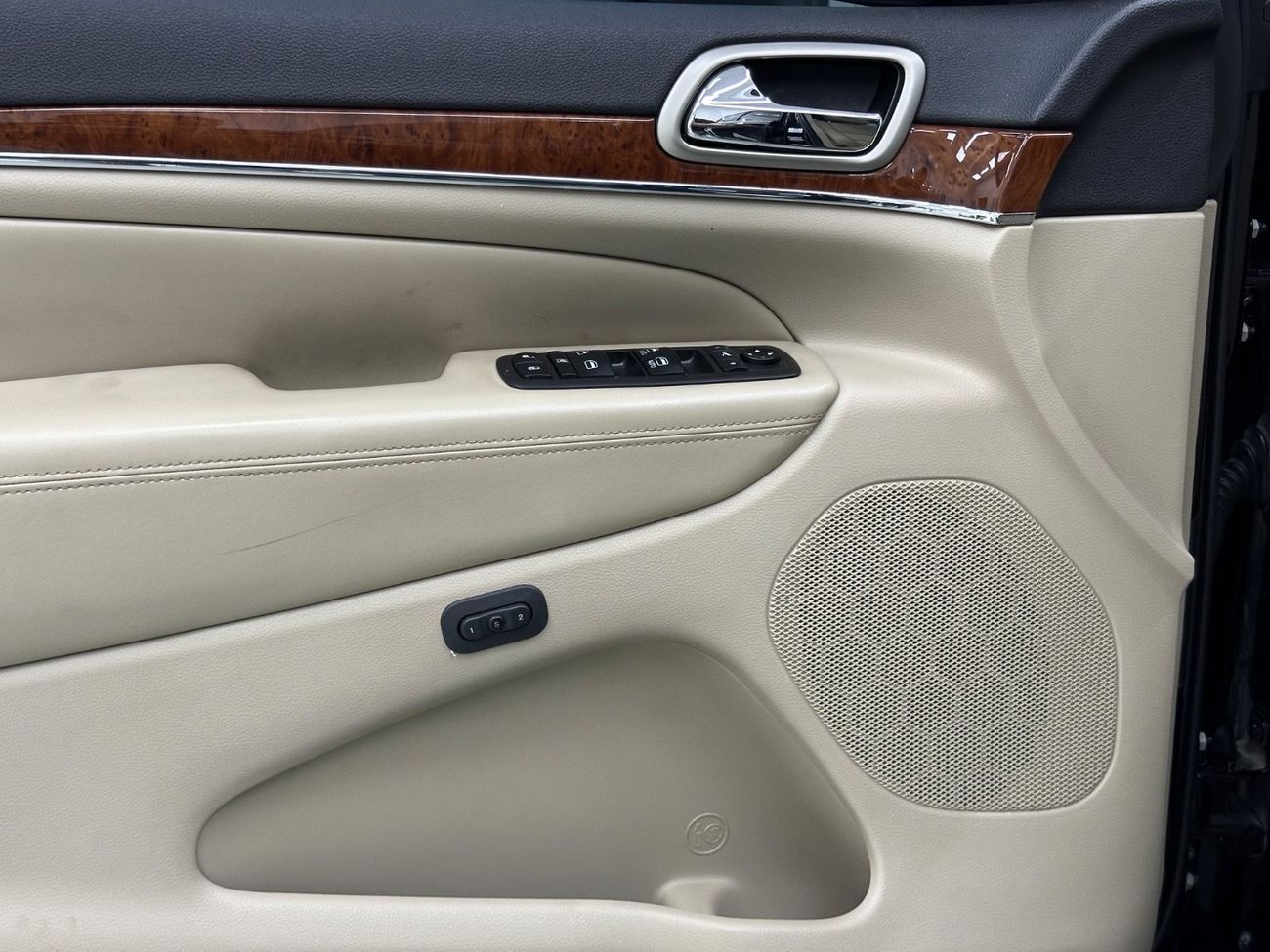 Jeep Grand Cherokee Limited 5.7L (360 HP)