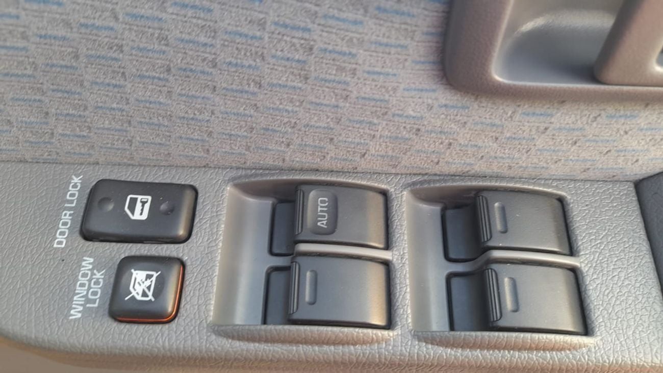 تويوتا لاند كروزر بيك آب Right-Hand drive 2.8 diesel turbo Auto Brand new