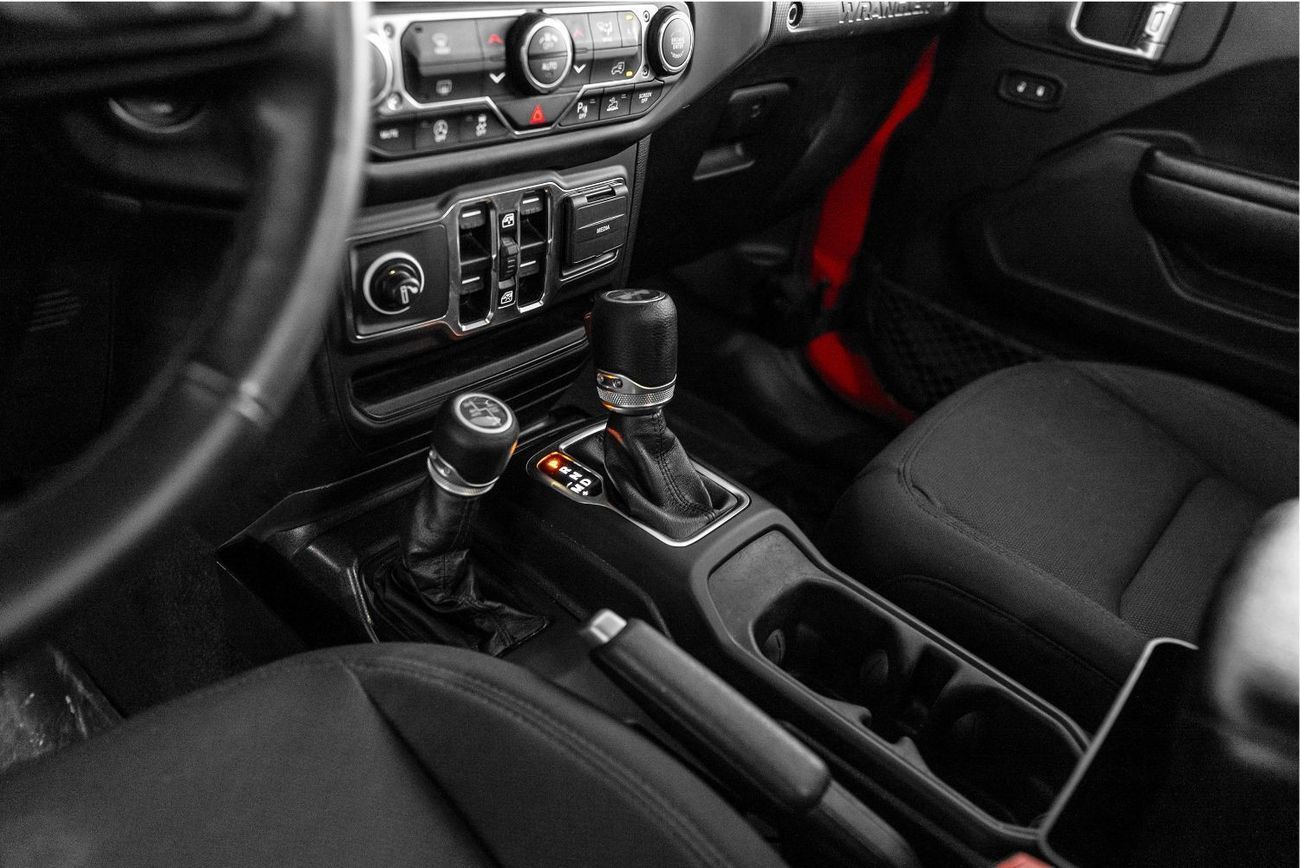 Jeep Wrangler Unlimited Sport 3.6L A/T