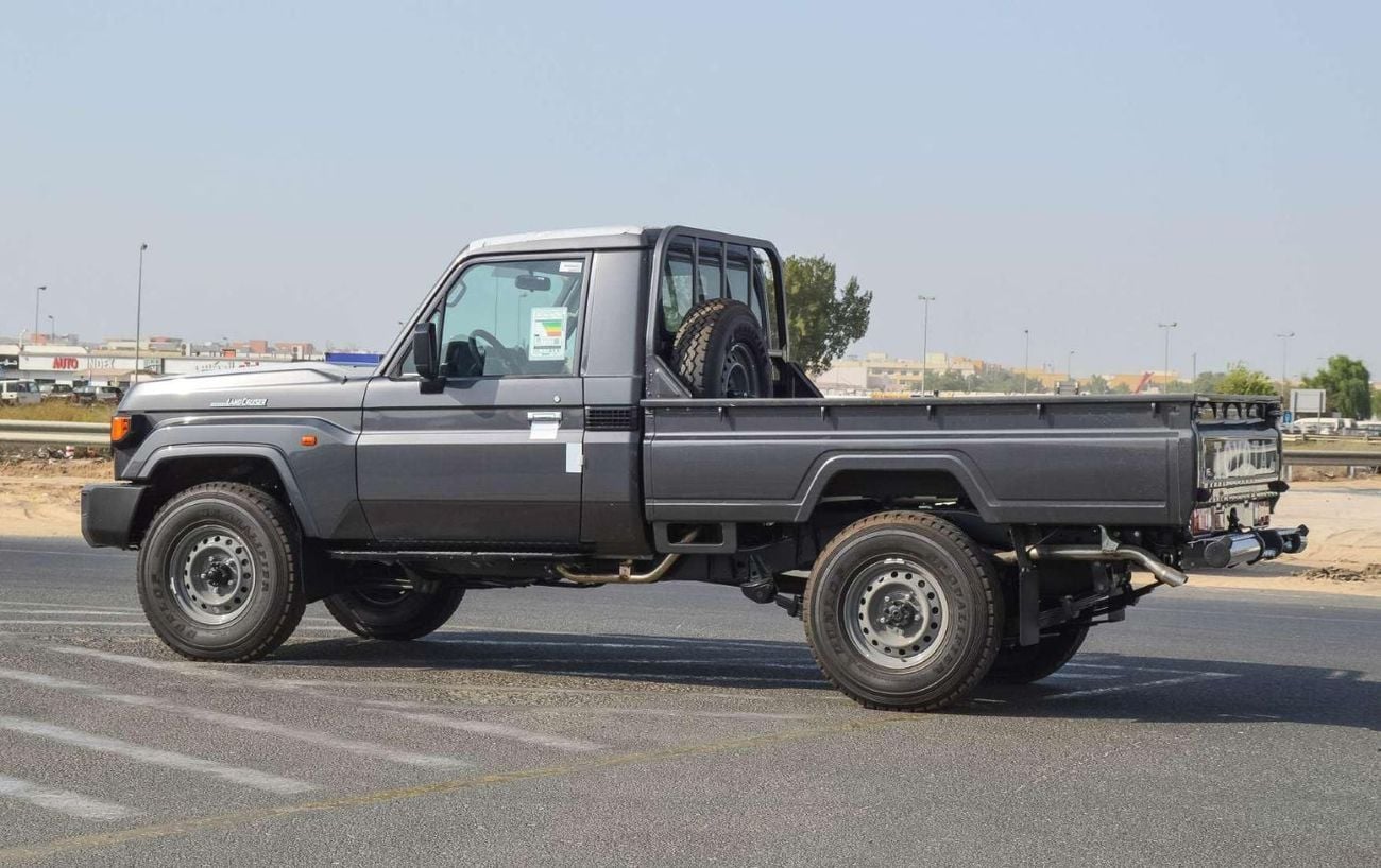 Toyota Land Cruiser Pickup 70 4.0L 4WD PETROL 2026