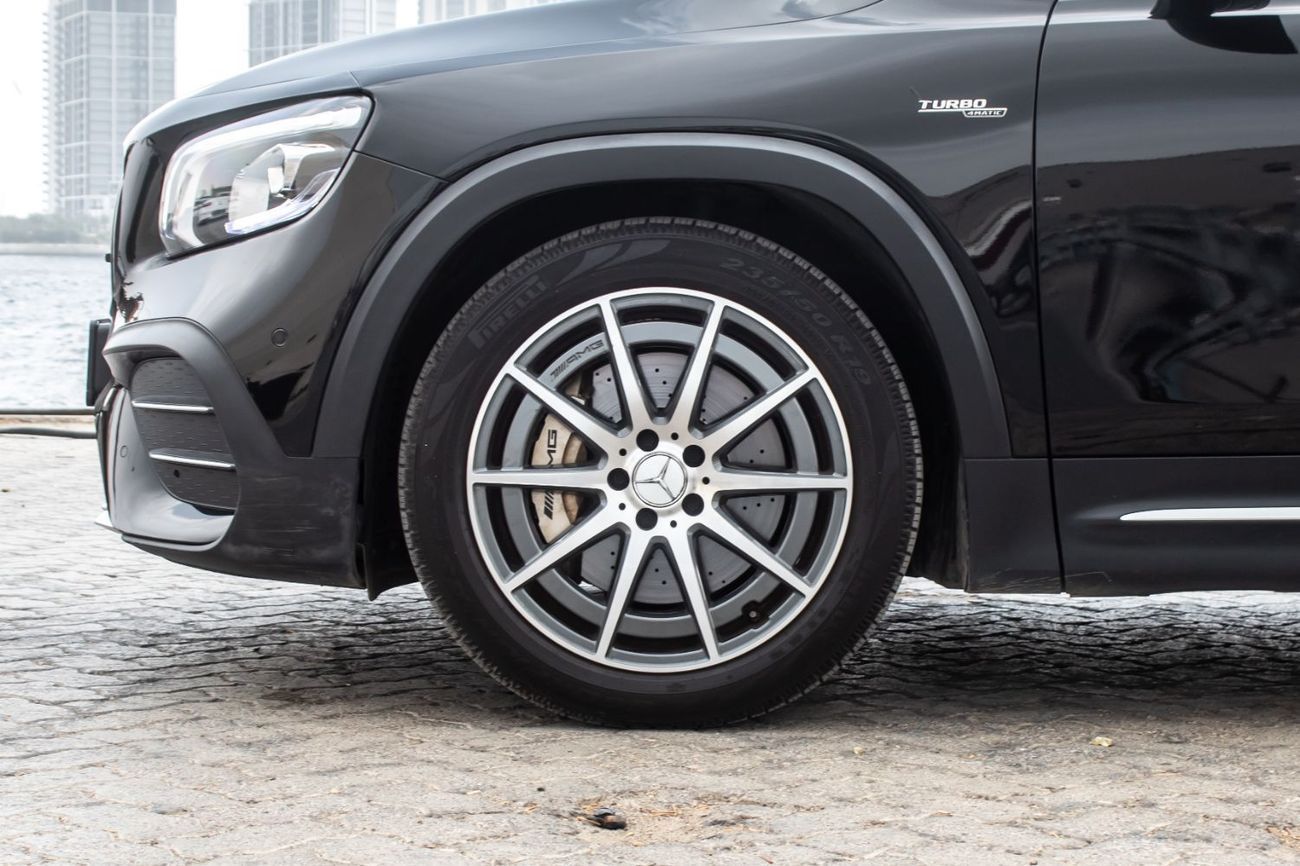 مرسيدس بنز GLB 35 AMG 4MATIC 2.0L