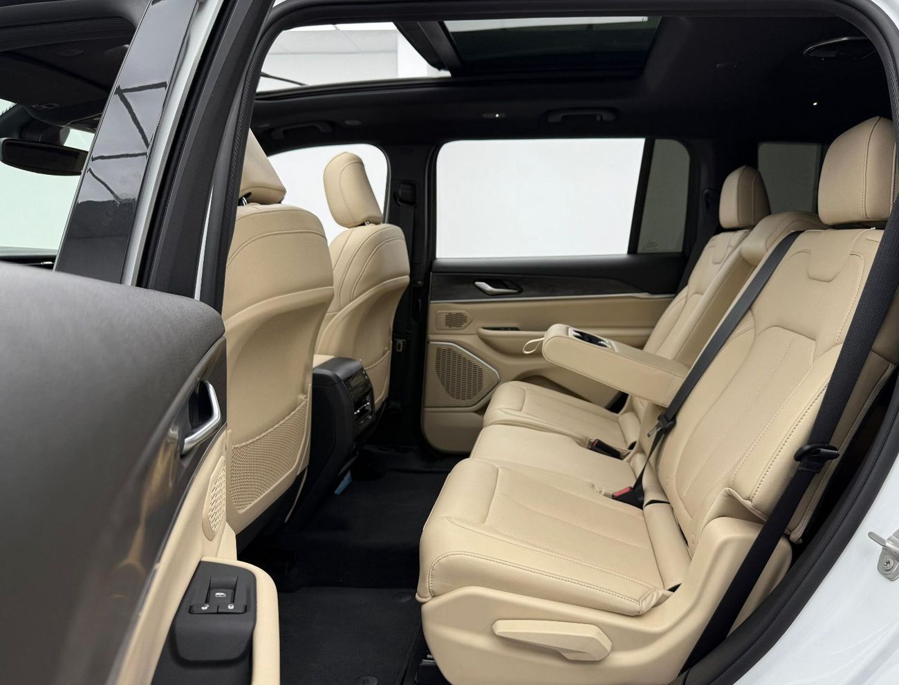 جيب جراند شيروكي Limited 3.6L