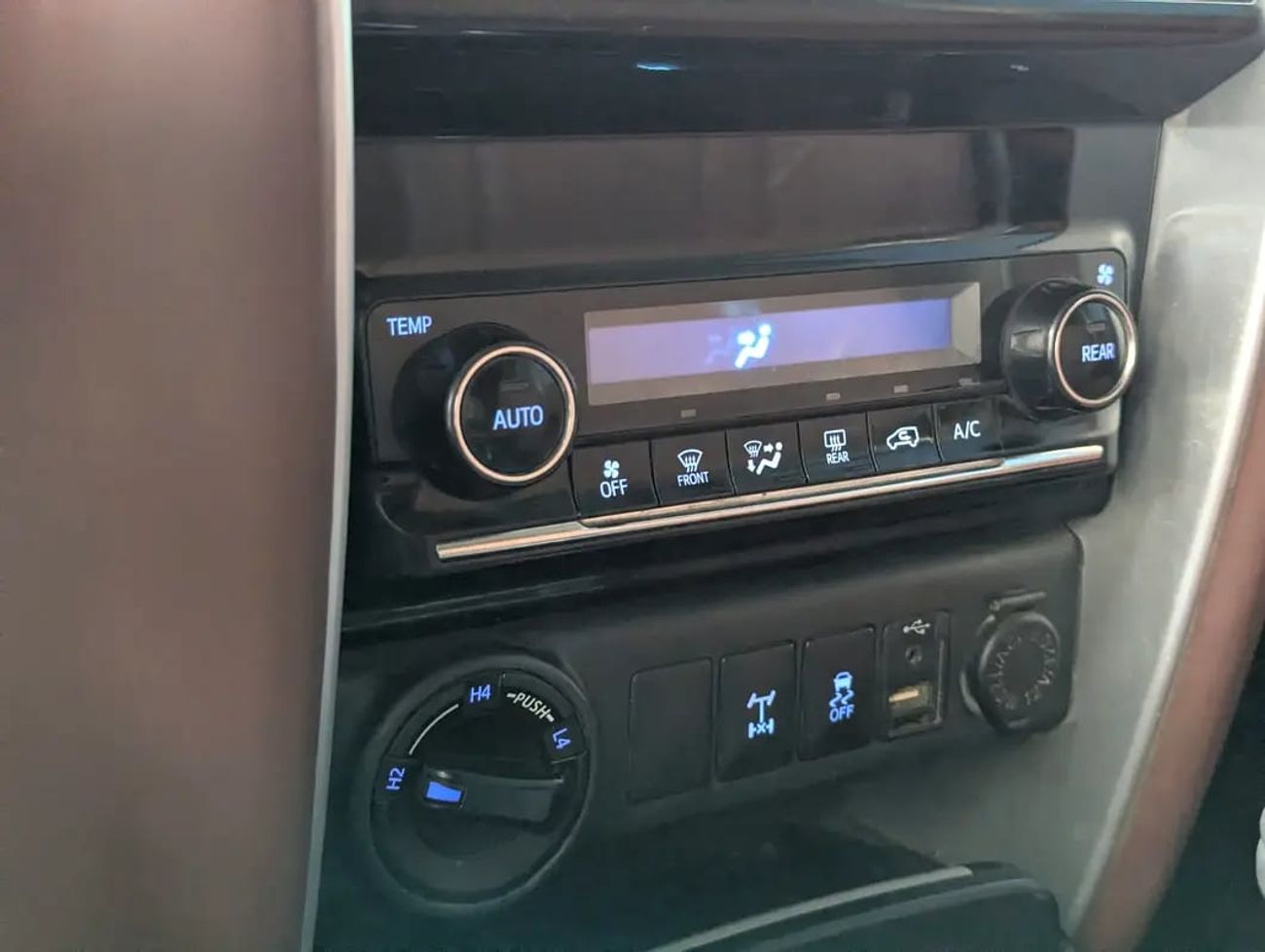 تويوتا فورتونر FACELIFTED GXR V6 4.0L GCC IN EXCELLENT CONDITION