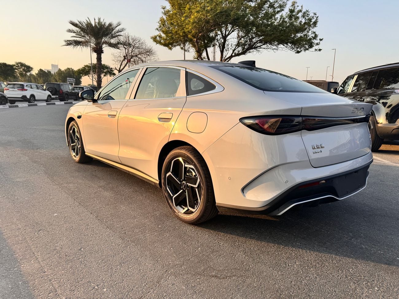 بي واي دي سيل 06 دي إم-آي Flagship DM-i 210KM