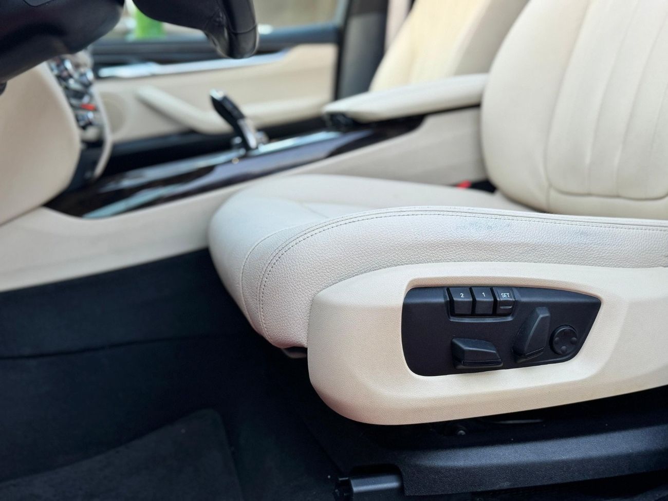 BMW X5 40i Luxury 3.0L