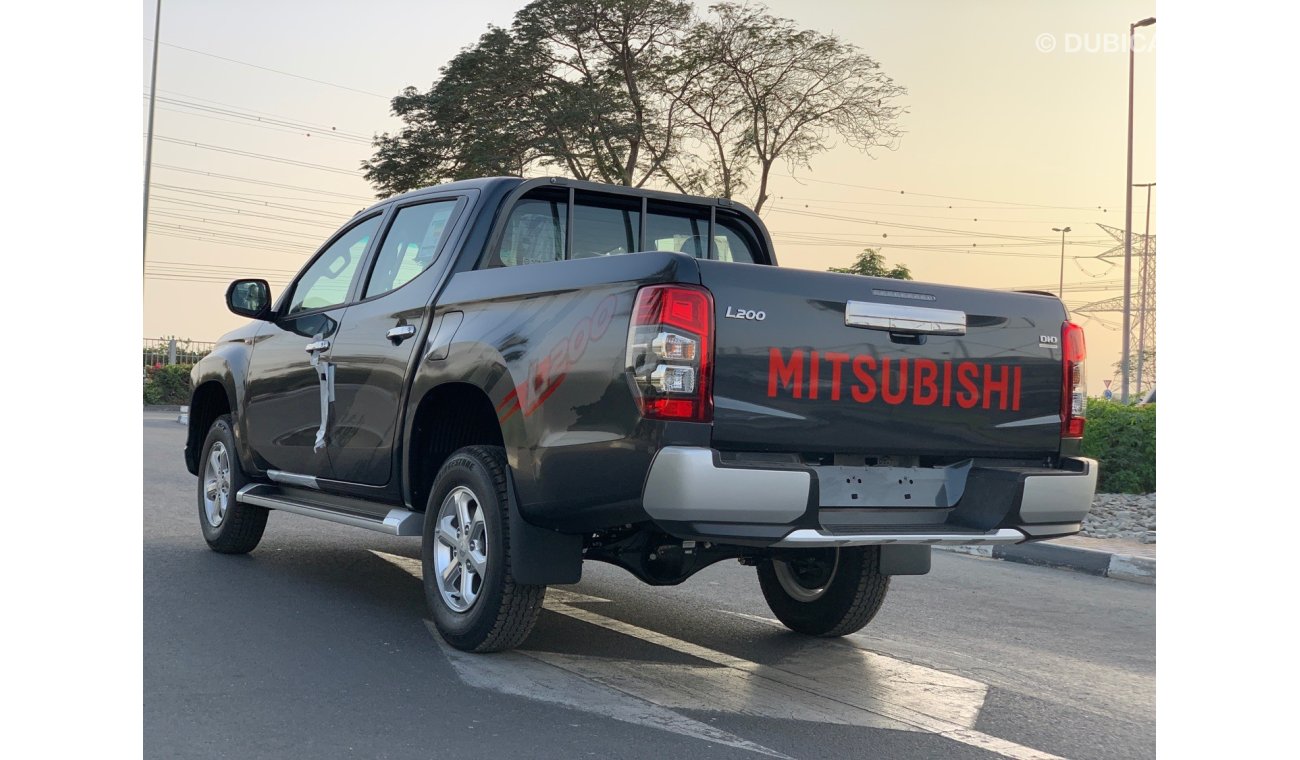 Mitsubishi L200 M/T 2021 Diesel GCC ( Production Jan/2021 ) Full option chrome package / stop lamp