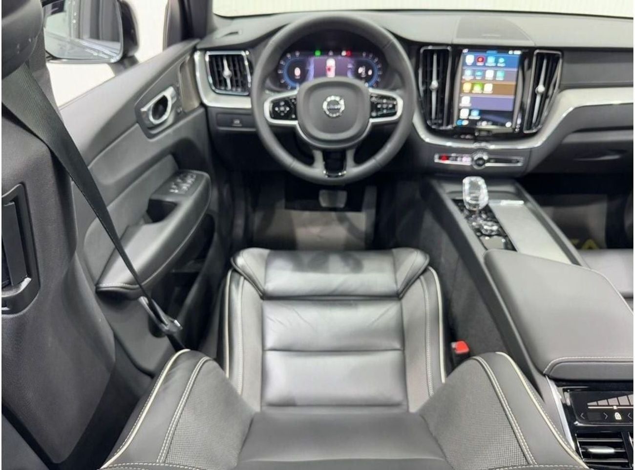 Volvo XC60 B5 Inscription 2024 Volvo XC60 B5 Ultimate Dark, Dec 2026 Volvo Warranty, Very Low Kms, GCC