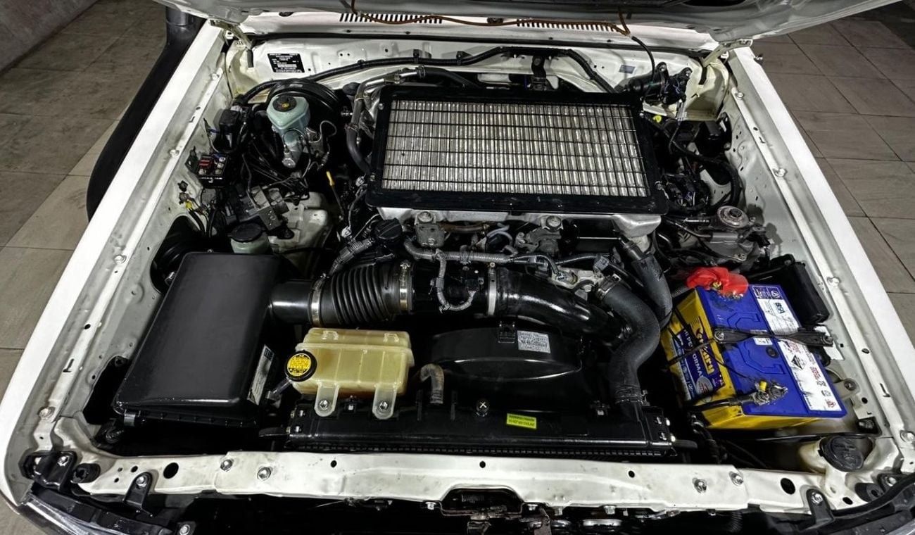 تويوتا لاند كروزر 70 Diesel 4.5 Liter Right Hand Drive Manual Gear Leather Seats