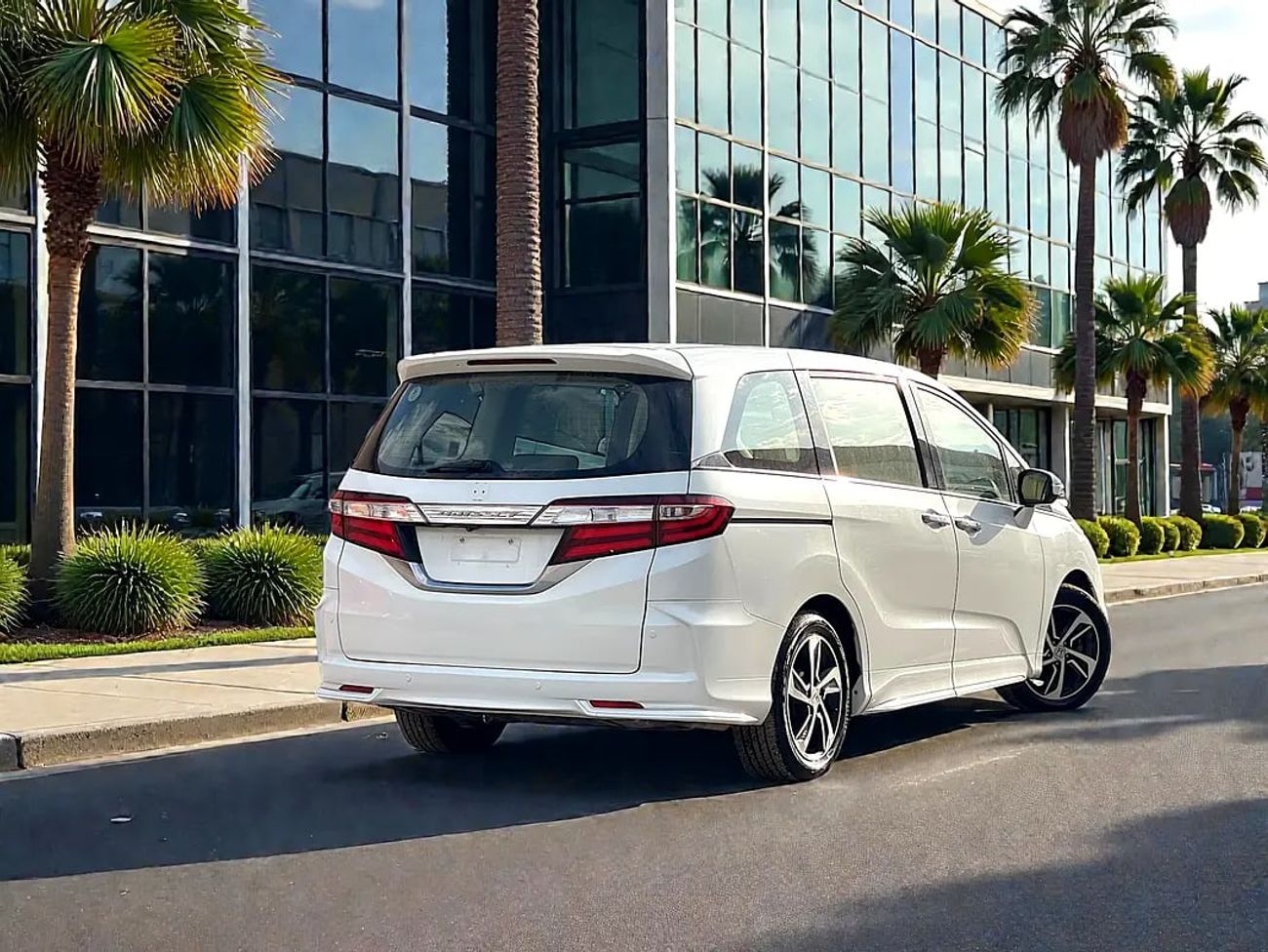 هوندا أوديسي Touring 3.5L (248 HP) 1206 PM | | | TOURING | VIP-7-SEATS | 3.5L V6 | | GCC | WELL MAINTAINED