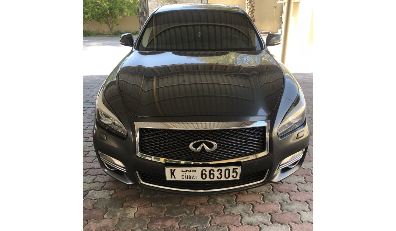 Infiniti Q70 3.7