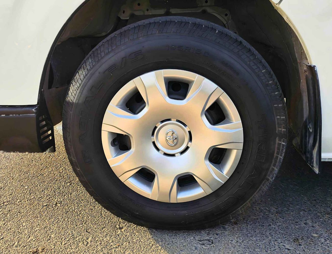 Toyota Hiace CARGO PATROL/ GCC/ STANDARD ROOF/ EXPORT ONLY/ LOT# 26062