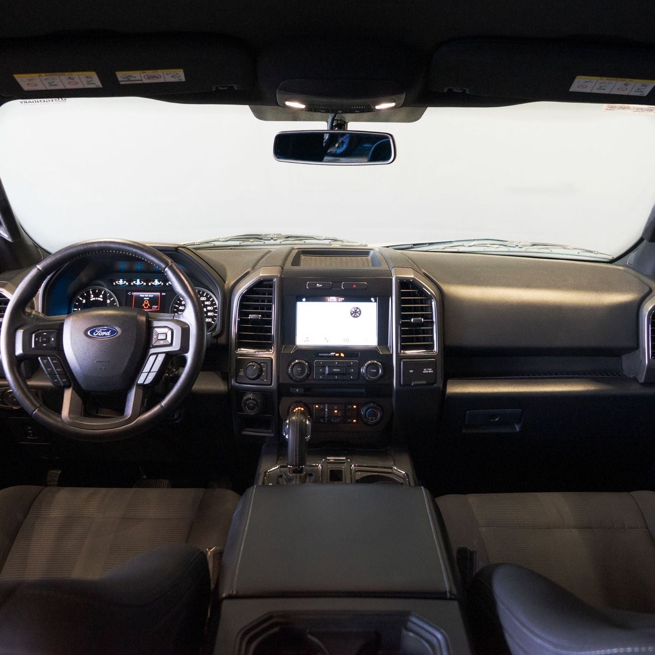 Ford F 150 XLT 5.0L (385 HP) Double Cab Utility AED 2,572 P.M • 0% Downpayment • Ford F-150 XLT Crew • 1 Year W
