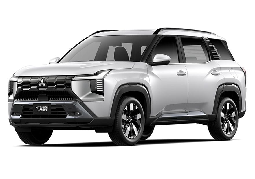 Mitsubishi Destinator cover - Front Left Angled