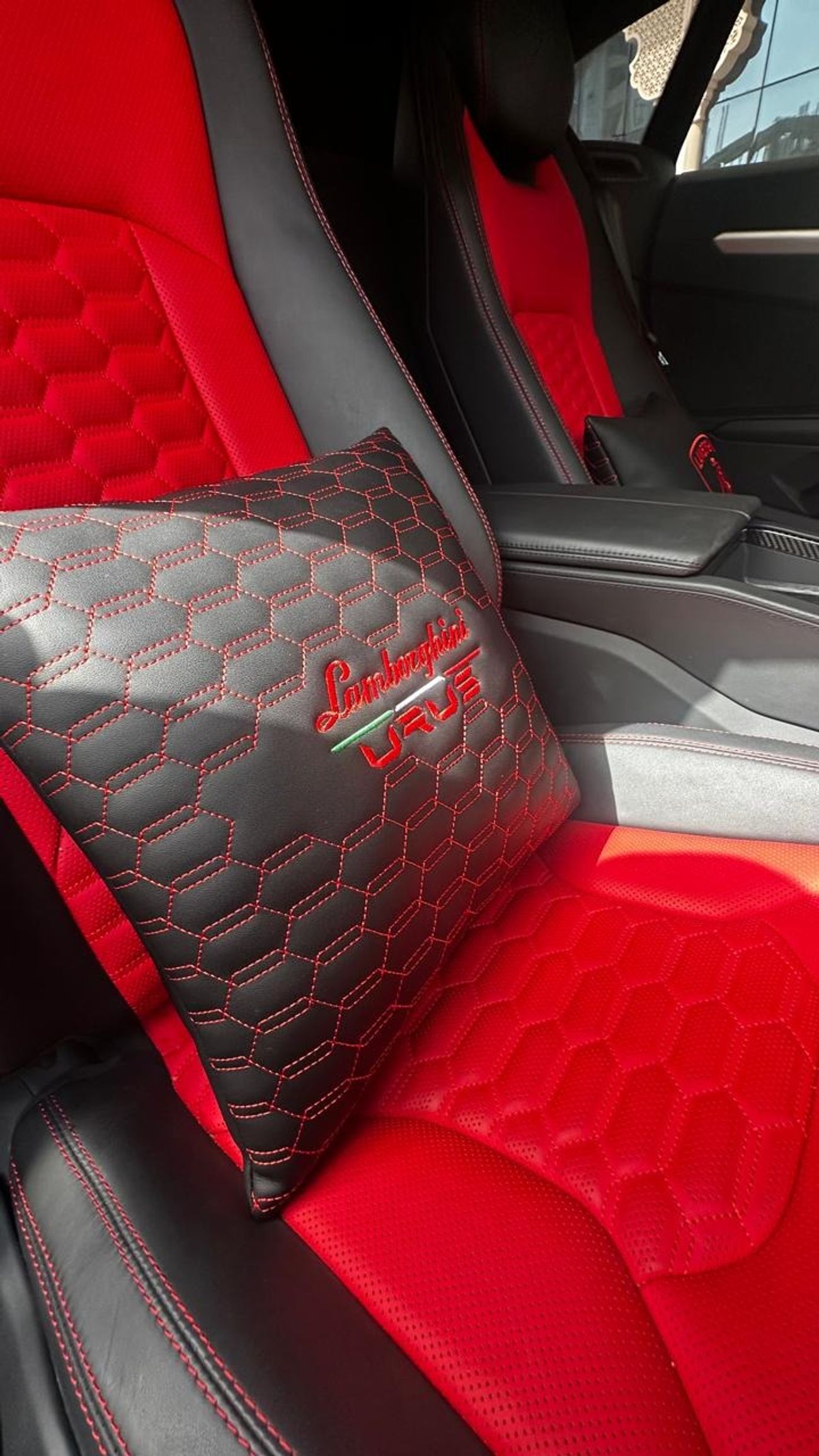 Lamborghini Urus Base