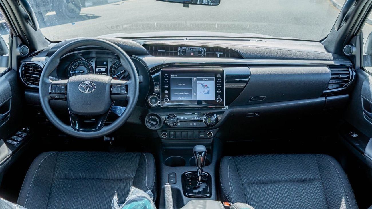 تويوتا هيلوكس 2025 Toyota Hilux Adventure 4.0L Petrol AT (White)