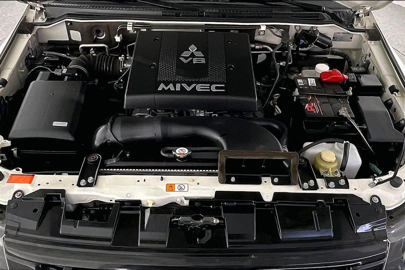 ميتسوبيشي باجيرو Signature Edition | شامل الضمان | 0 ﺪﻔﻋﺓ ﺃﻮﻟﻯ