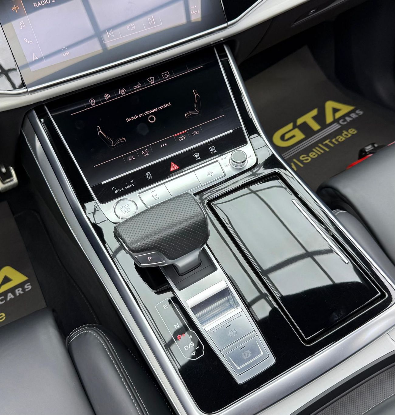 أودي Q8 55 TFSI quattro S-Line 3.0L (340 HP) 2019 Audi Q8 S-Line 55TFSI Quattro, Warranty, Fully Loaded, Exc