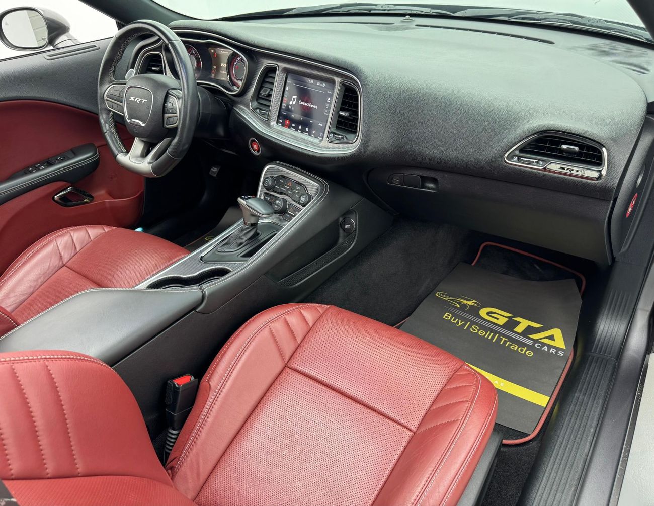 Dodge Challenger SRT Hellcat 6.2L (707 HP) 2019 Dodge Challenger SRT Hellcat, 1 Year Warranty, Agency Full Service Hi