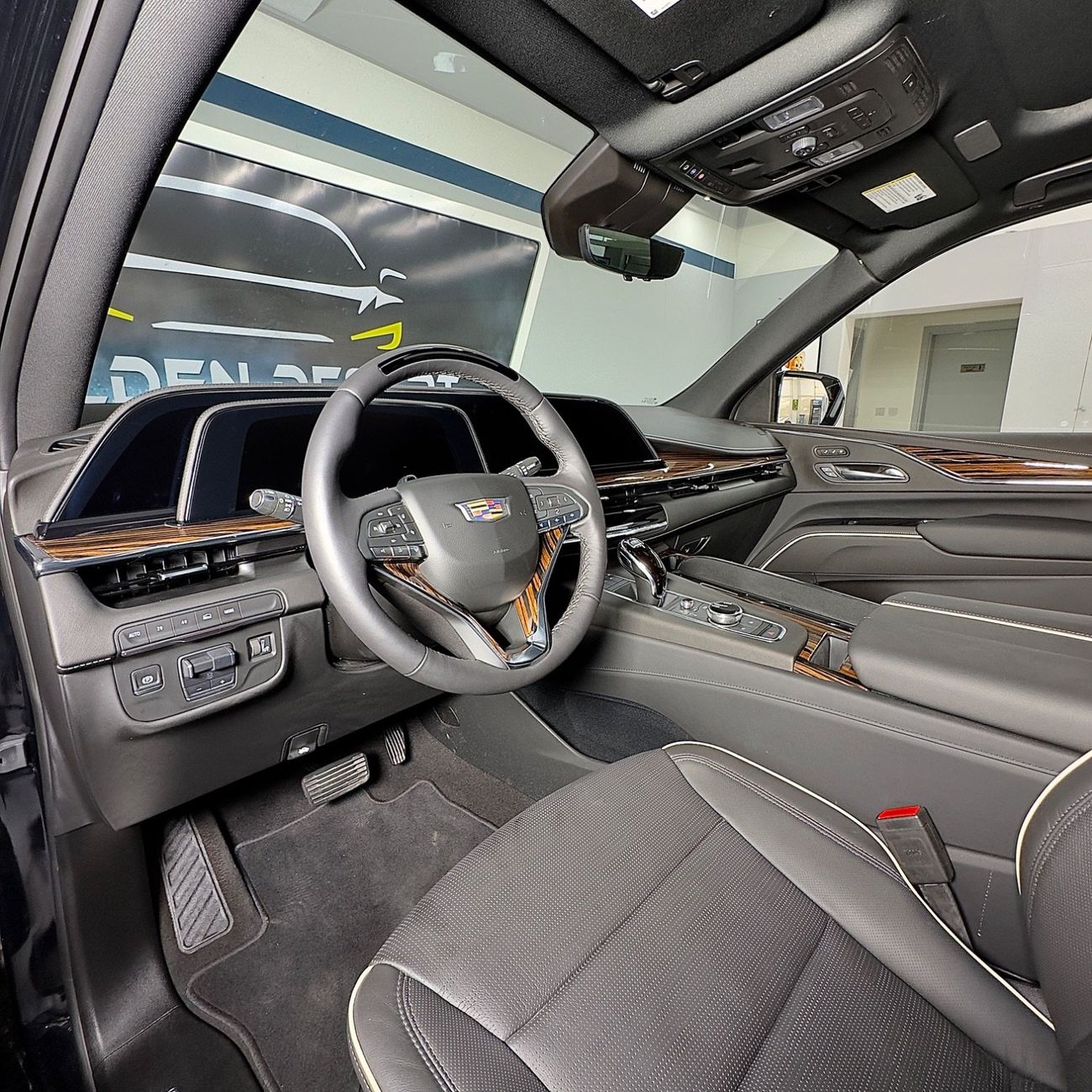 Cadillac Escalade Premium Luxury 6.2L 4WD