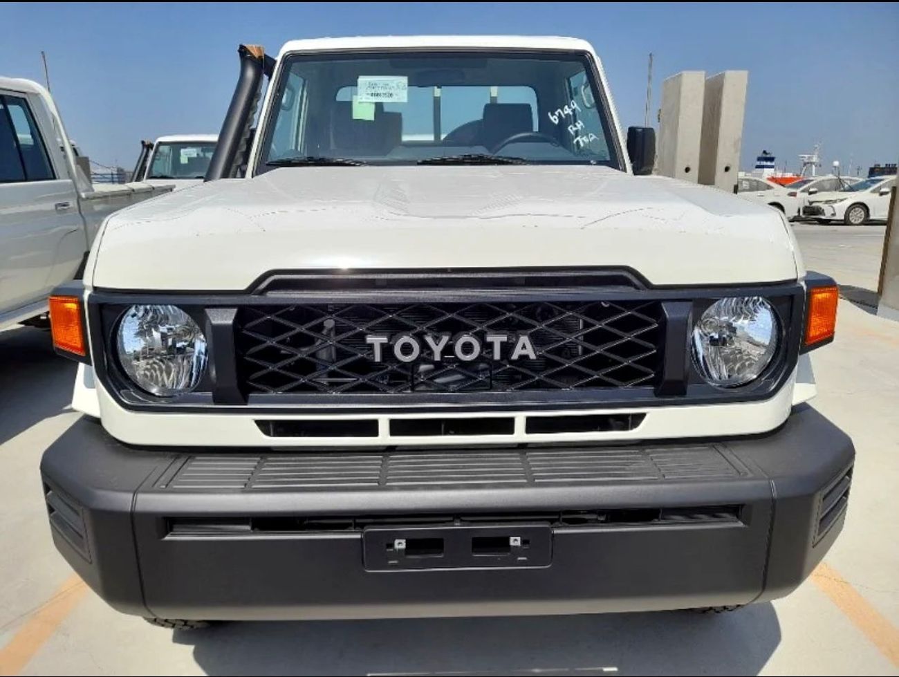 تويوتا لاند كروزر بيك آب SC 4.0L LAND CRUISER LC79 SC 4.2L DIESEL 2025
