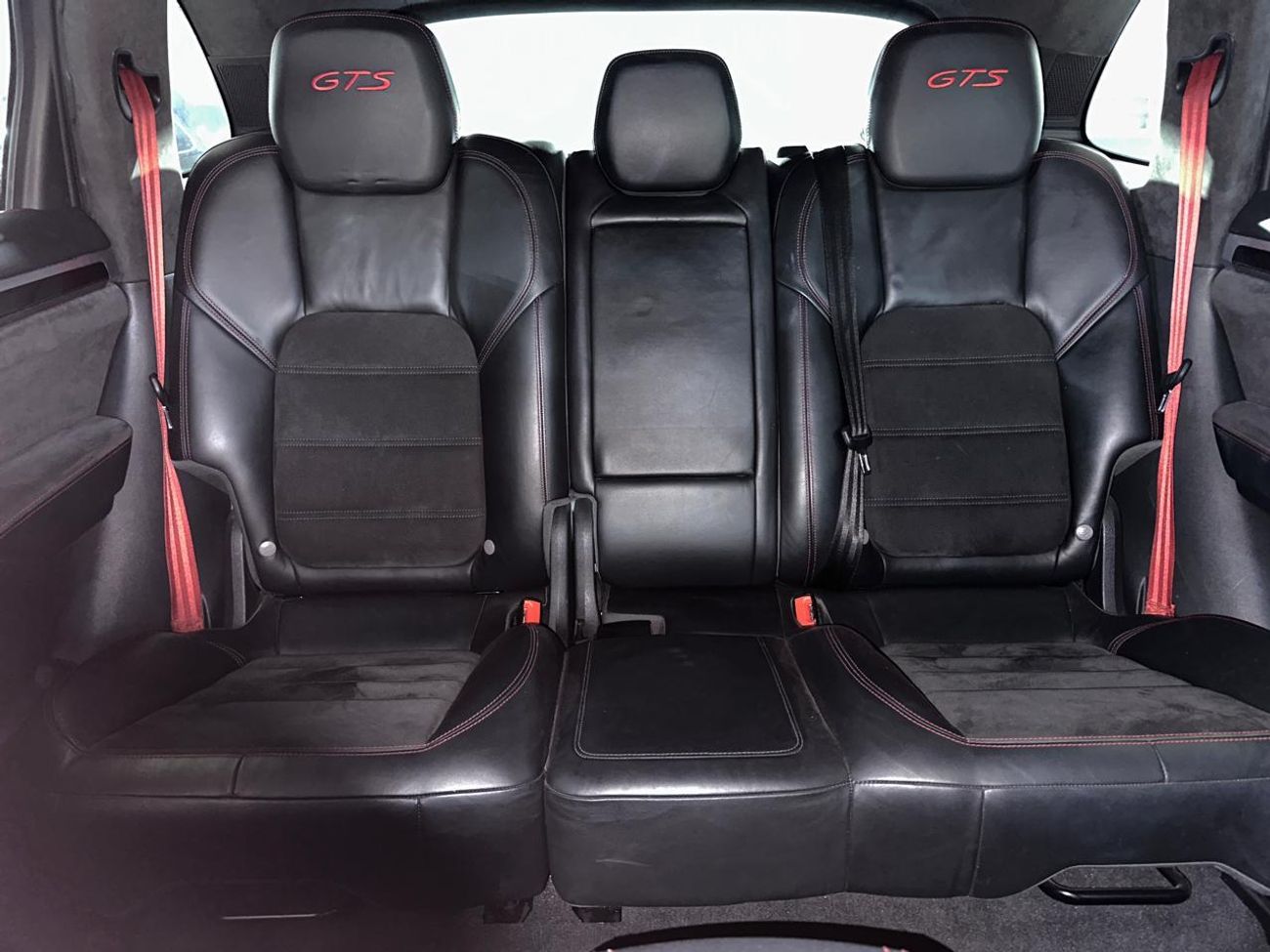 Porsche Cayenne GTS 4.8L PORSCHE CAYENNE GTS 2013 4.8L | GTS INTERIOR PACKAGE | CARBON INTERIOR PACKAGE | SPORTS STE