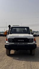 تويوتا لاند كروزر بيك آب Toyota landcruise pickup single cab 2018Model upgrade 2024 Model 4.2 1HZ v6 Engine Colour white Tran