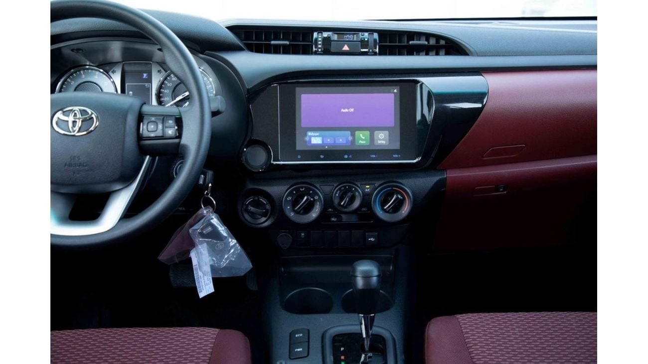 Toyota Hilux 2024 Toyota Hilux 4x4 DC 2.4 - Grey inside Red