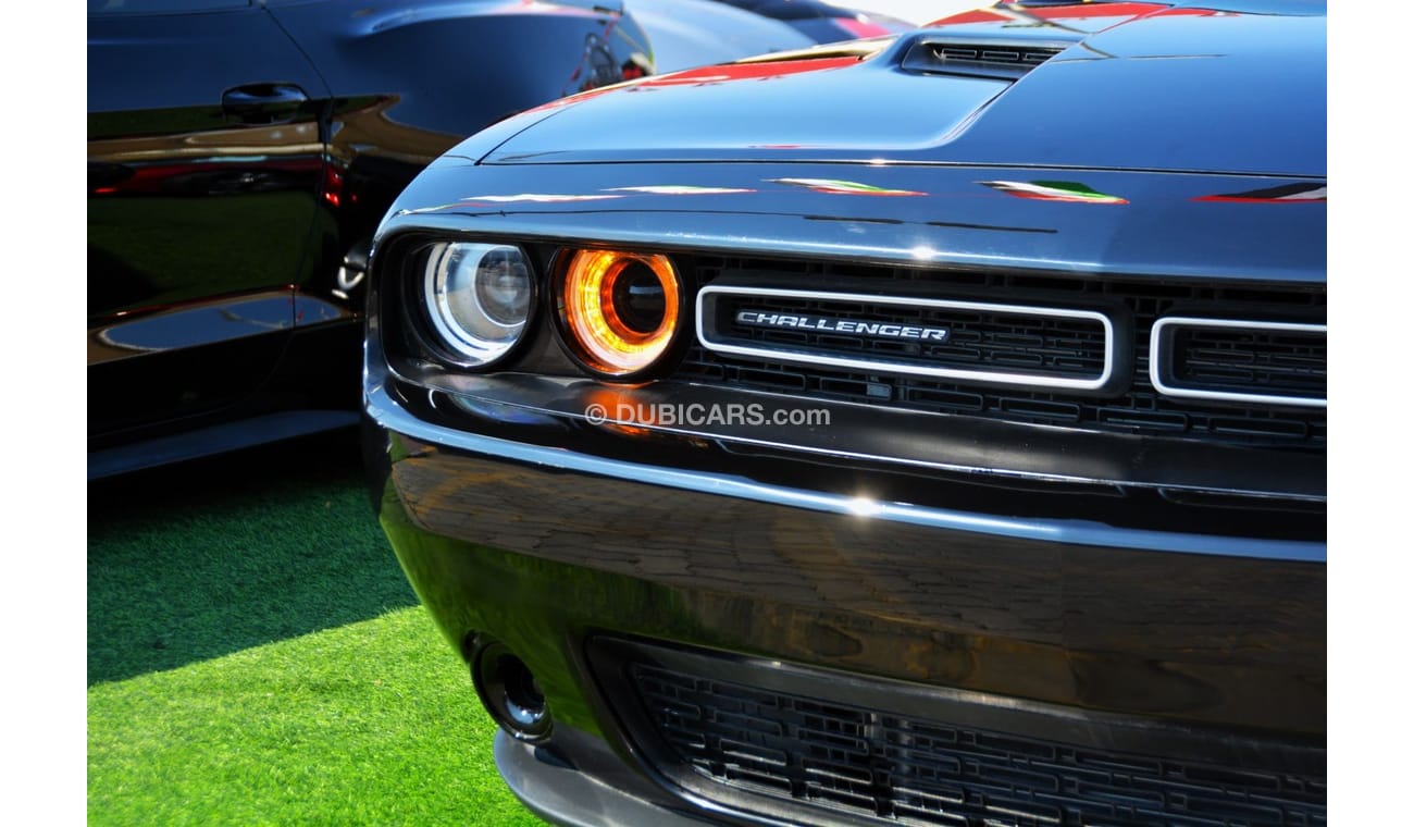 Dodge Challenger CHALLENGER SXT PLUS//SUN ROOF//BLIND SPOT//BIG SCREN//AIR BAGS