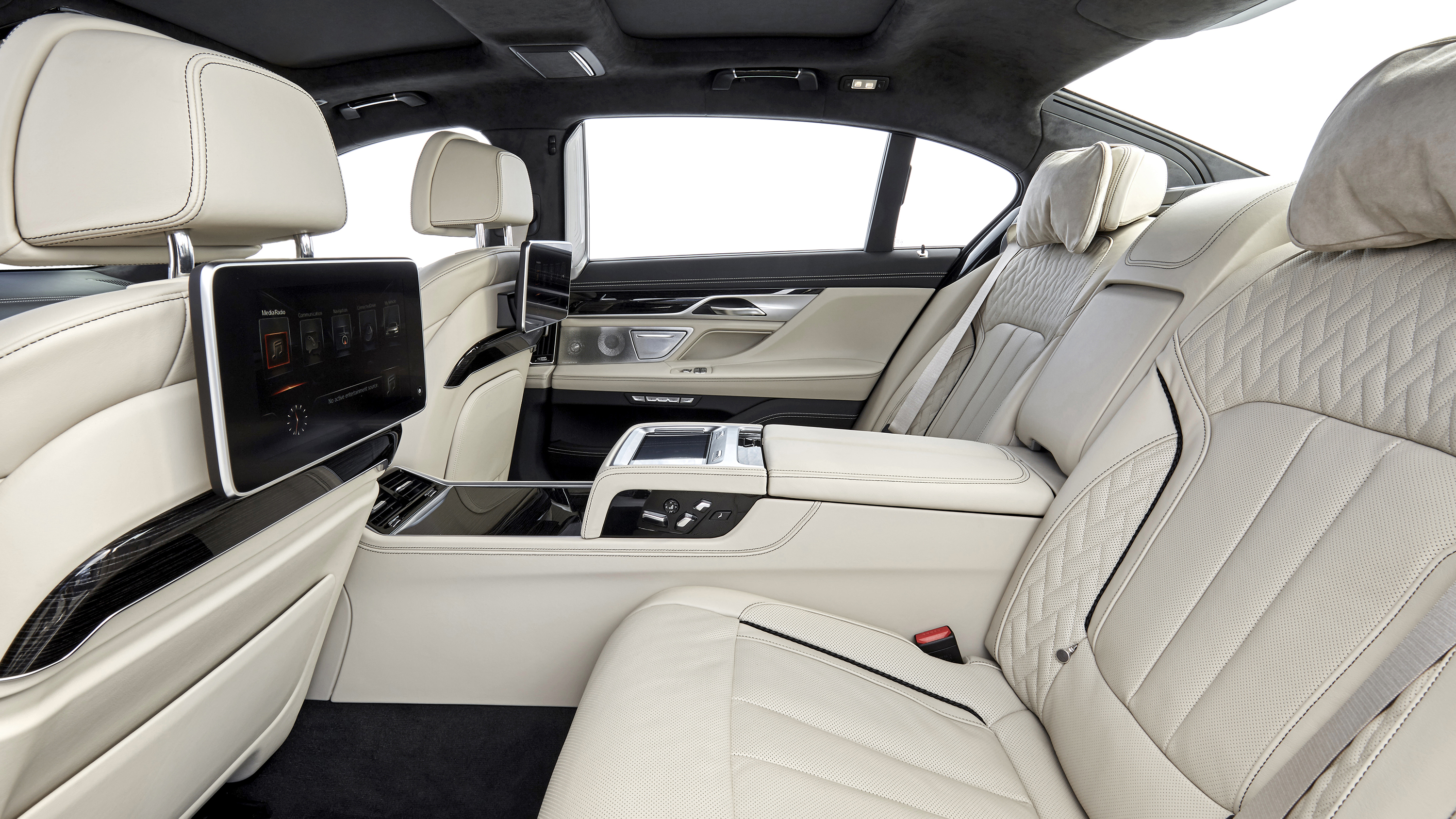 BMW M760Li interior - Seats