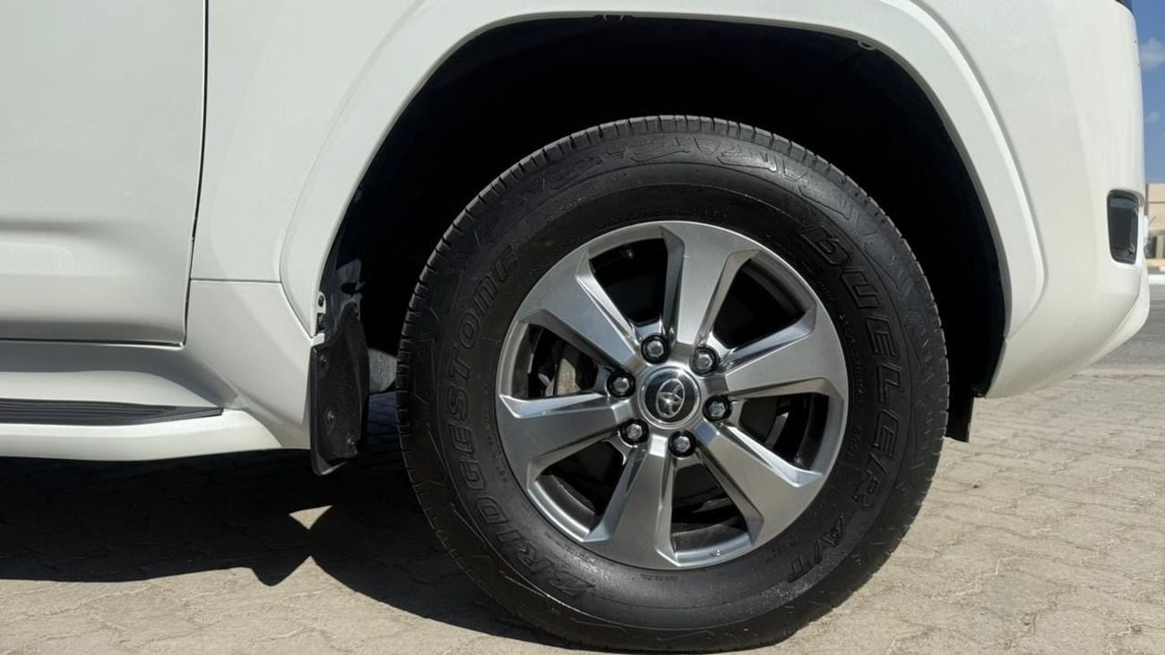 Toyota Land Cruiser Sahara export from Australia