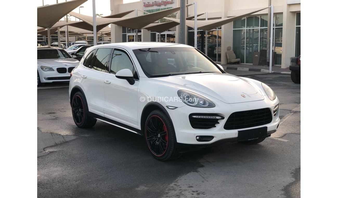 بورش كايان بورش كايين تيربو موديل 2011 خليجي فل مواصفات فتحه سقف وكراسي جلد ومثبت سرعه وتحكم كهربي كامل ونظام ص